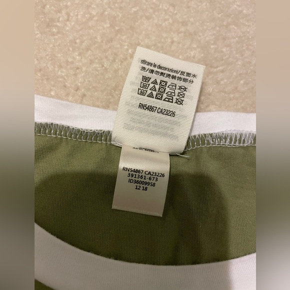 VS. PINK bling tee-small like new - Picture 9 of 9